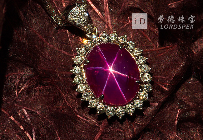 18K白金镶嵌斯里兰卡星光红宝石