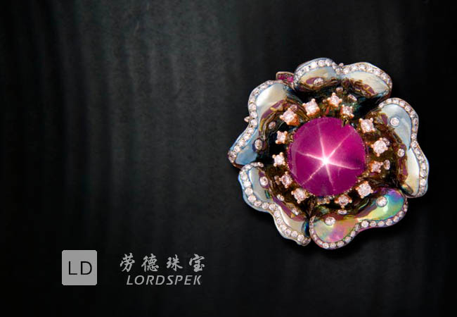 18K金和钛金镶嵌斯里兰卡星光红宝石