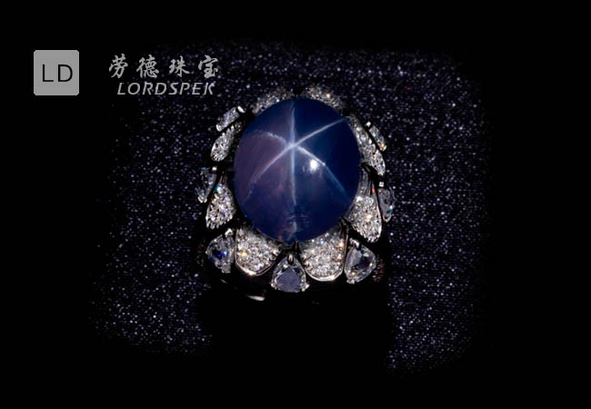 18K白金镶嵌星光蓝宝戒