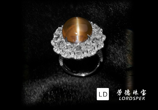 18K白金镶嵌斯里兰卡产金绿猫眼(图1)