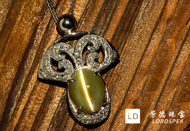 18K白金镶嵌斯里兰卡产金绿猫眼吊坠