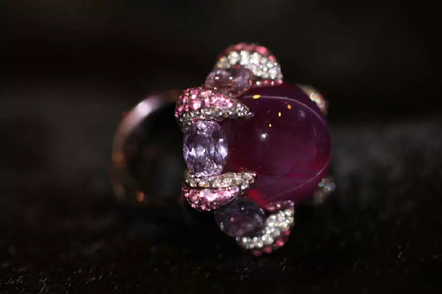 “王者归来”星光红宝戒指(图7) å¾ç